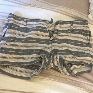 linen button shorts